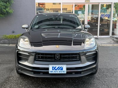 2022 Porsche MACAN photo 2