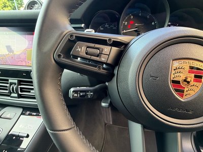 2022 Porsche MACAN thumbnail 16