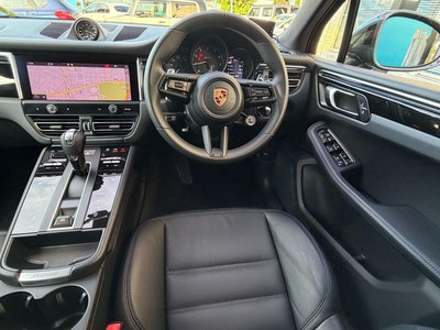 2022 Porsche MACAN thumbnail 14