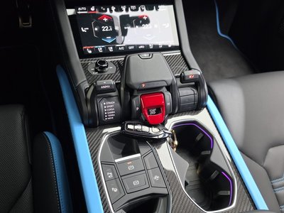 2026 Lamborghini URUS photo 9