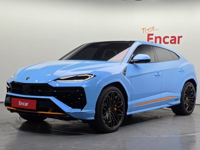 2026 Lamborghini URUS photo 1