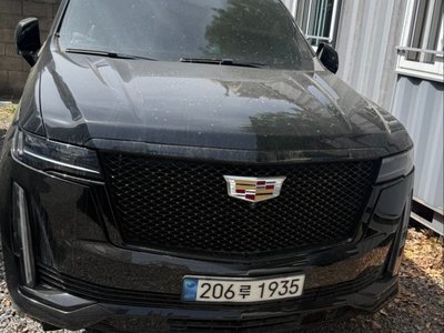 CADILLAC ESCALADE - 1