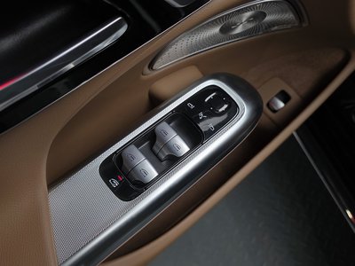 2025 Mercedes-BENZ E-CLASS 缩略图 28