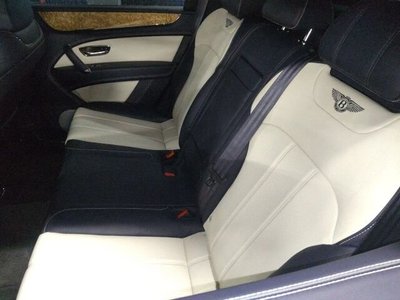 BENTLEY BENTAYGA - 6