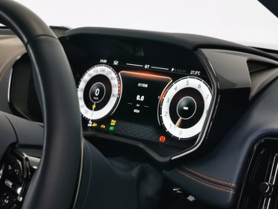 صورة 12 لـ 2024 Aston Martin DBX