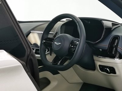 صورة 9 لـ 2024 Aston Martin DBX