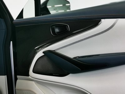صورة 8 لـ 2024 Aston Martin DBX