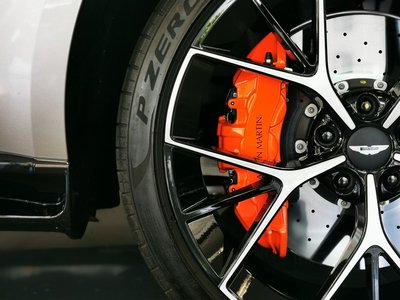 صورة 6 لـ 2024 Aston Martin DBX