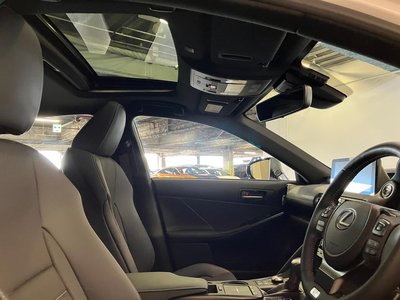 2025 Lexus IS photo 5