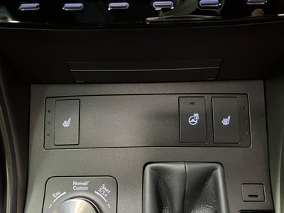 2025 Lexus IS — миниатюра 20