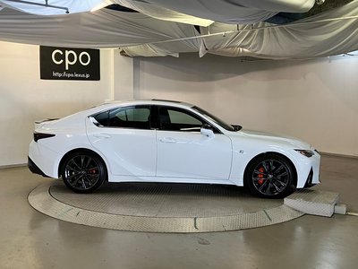 2025 Lexus IS photo 8