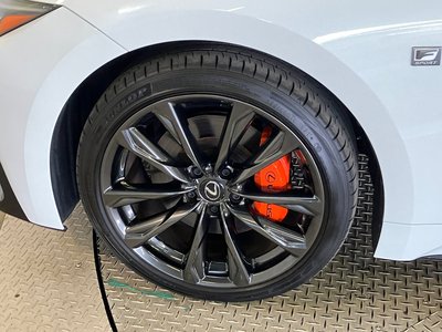 2025 Lexus IS — миниатюра 12