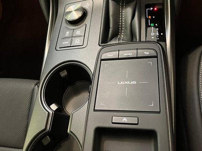 2025 Lexus IS — миниатюра 21