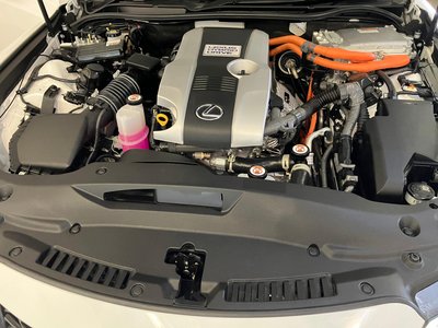 2025 Lexus IS — миниатюра 13