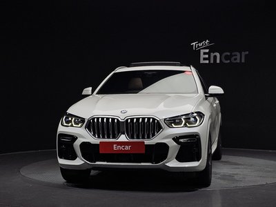 2021 BMW X6 — фото 2