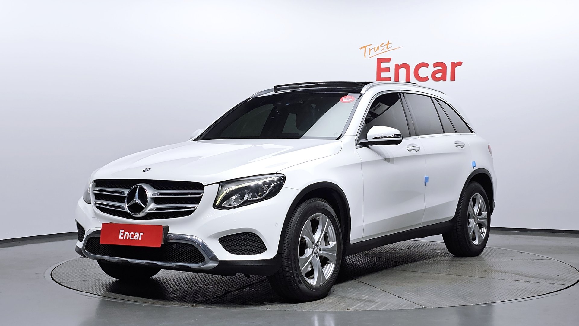 MERCEDES-BENZ GLC - View 1