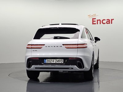 صورة 4 لـ 2023 Genesis GV70