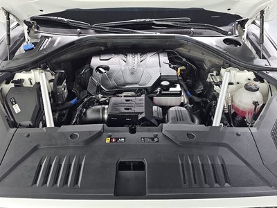صورة 7 لـ 2023 Genesis GV70