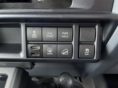 TOYOTA LAND CRUISER 70 - 7