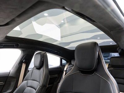 صورة 9 لـ 2025 Porsche TAYCAN