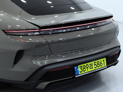 صورة مصغرة 12 لـ 2025 Porsche TAYCAN