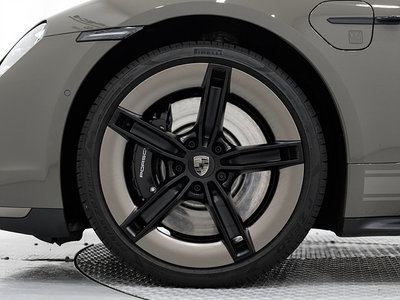 صورة 6 لـ 2025 Porsche TAYCAN