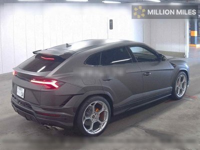 LAMBORGHINI URUS - 5