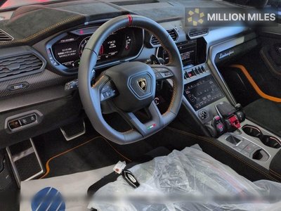 LAMBORGHINI URUS - 3