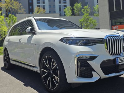 BMW X7 - 7