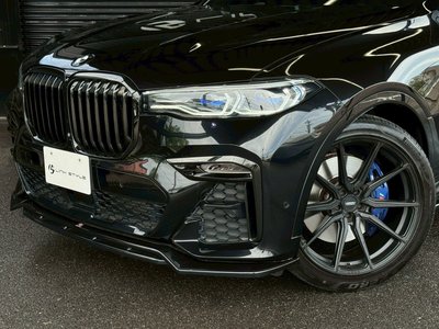 BMW X7 - 7