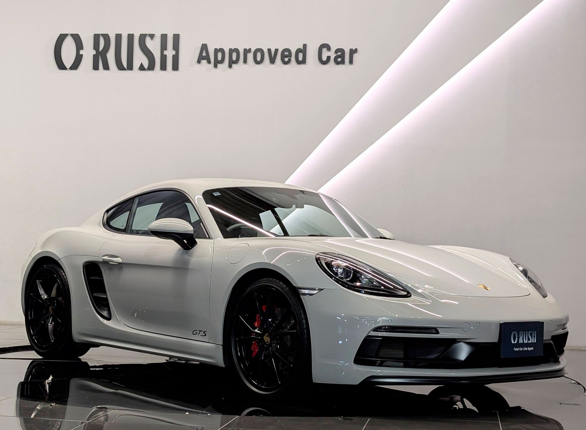 PORSCHE 718 CAYMAN - View 1