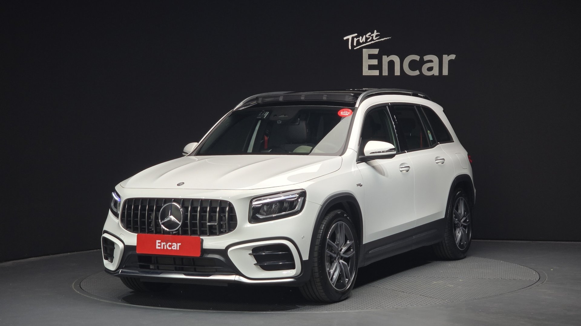 MERCEDES-BENZ GLB - View 1