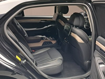 2021 Genesis G90 — миниатюра 17