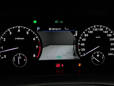 2021 Genesis G90 — миниатюра 11