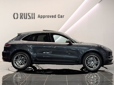 PORSCHE MACAN - 3