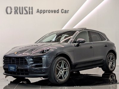 PORSCHE MACAN - 8