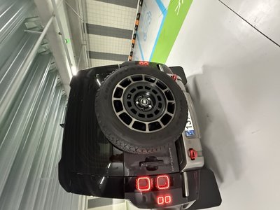 LAND ROVER DEFENDER - 6