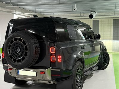 LAND ROVER DEFENDER - 1