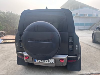 LAND ROVER DEFENDER - 10
