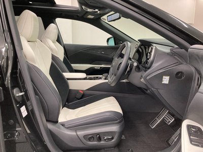 صورة 3 لـ 2025 Lexus RX