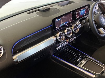 MERCEDES-BENZ GLB - 9