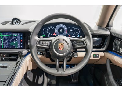 PORSCHE PANAMERA - 5