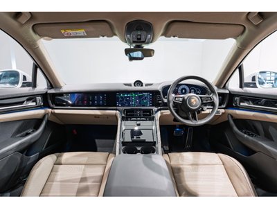 PORSCHE PANAMERA - 7