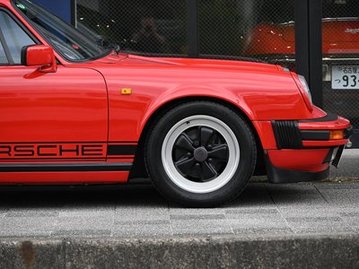 PORSCHE 911 - 9