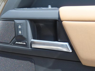 2025 LAND Rover DEFENDER — миниатюра 21