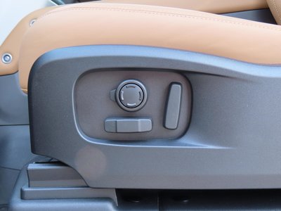 2025 LAND Rover DEFENDER — миниатюра 13