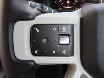 2025 LAND Rover DEFENDER — миниатюра 25