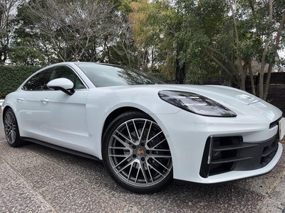 PORSCHE PANAMERA
