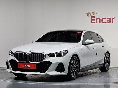 BMW 5 SERIES - 1