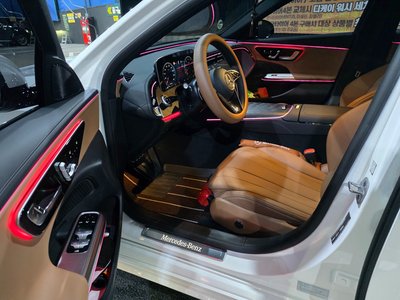 MERCEDES-BENZ E-CLASS - 10